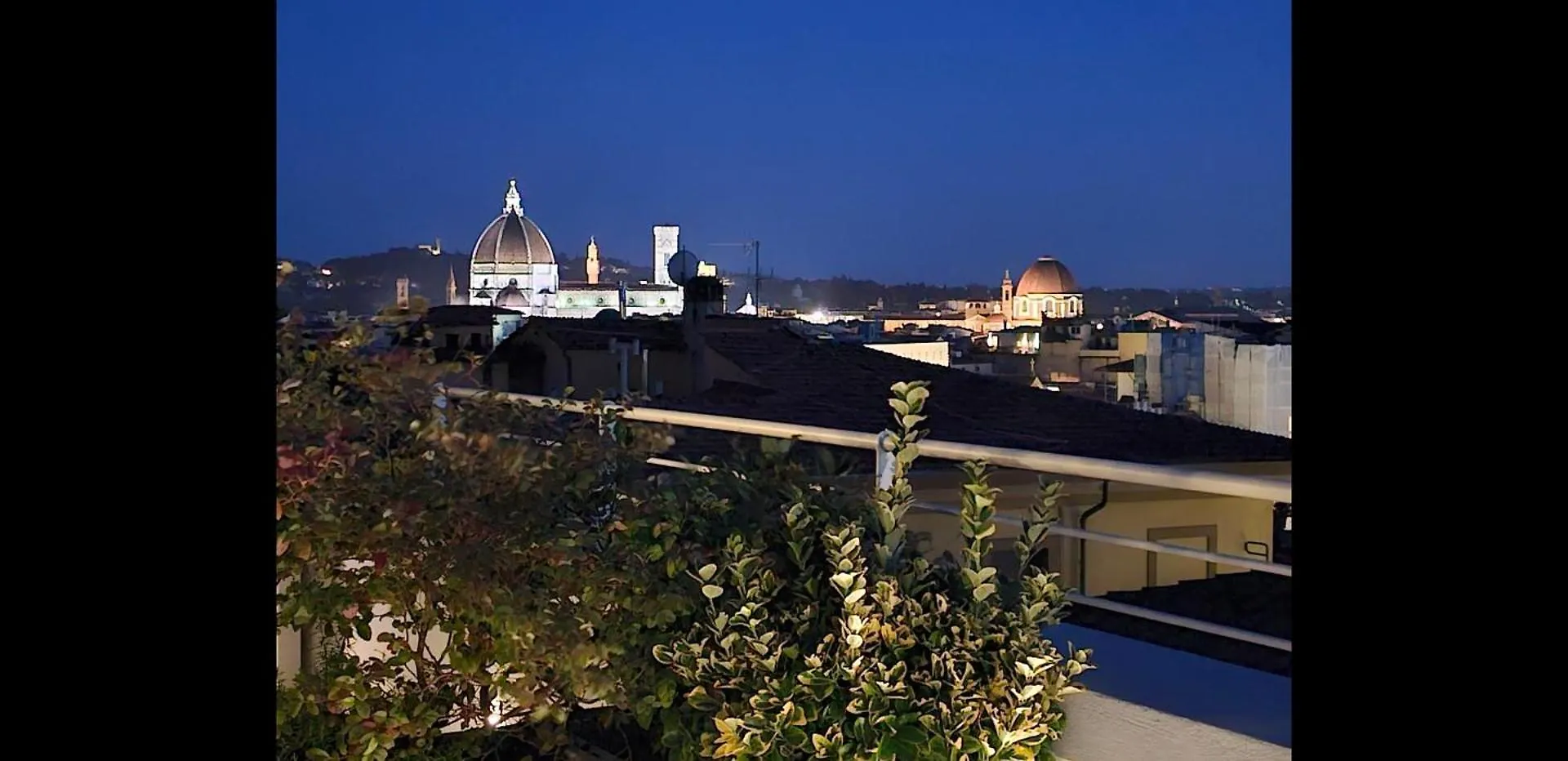 Caterina De' Medici Luxury Attic With Terrace And Parking Apartment Florence