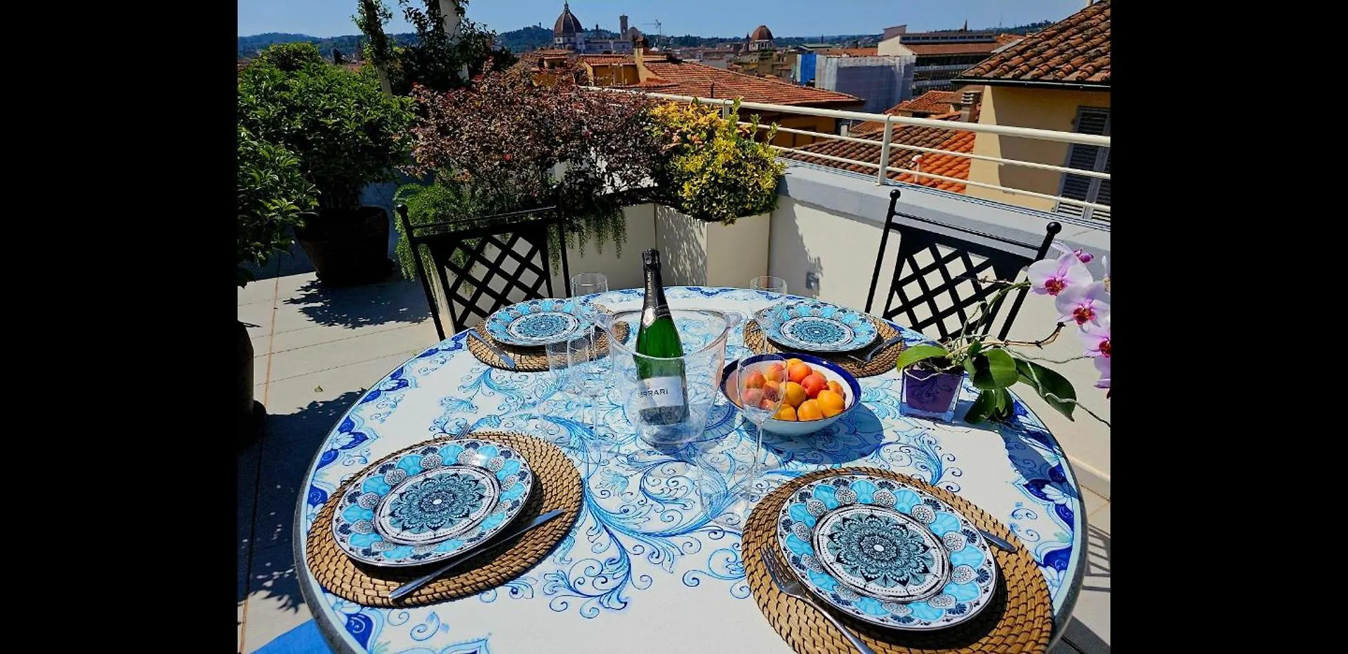 Caterina De' Medici Luxury Attic With Terrace And Parking Apartment Florence Italy